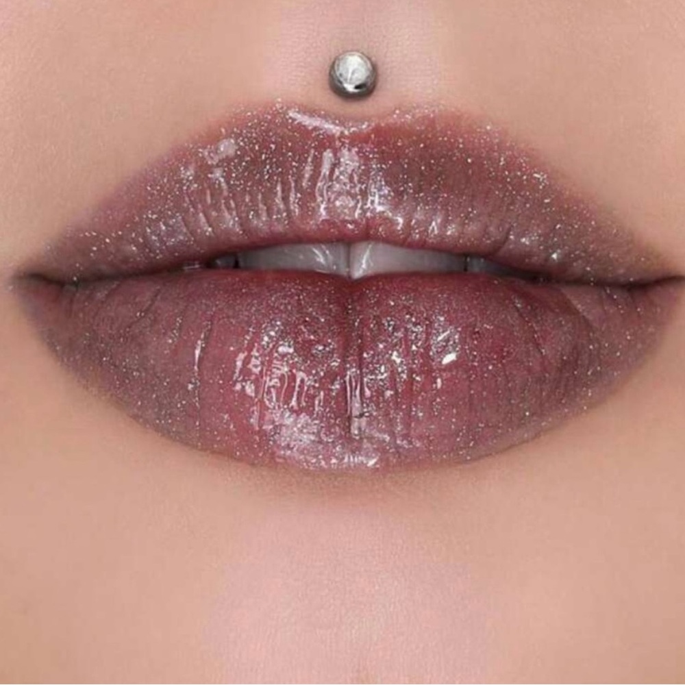 Limited Edition Jeffree Star The Gloss 
-Six Feet Under NIB